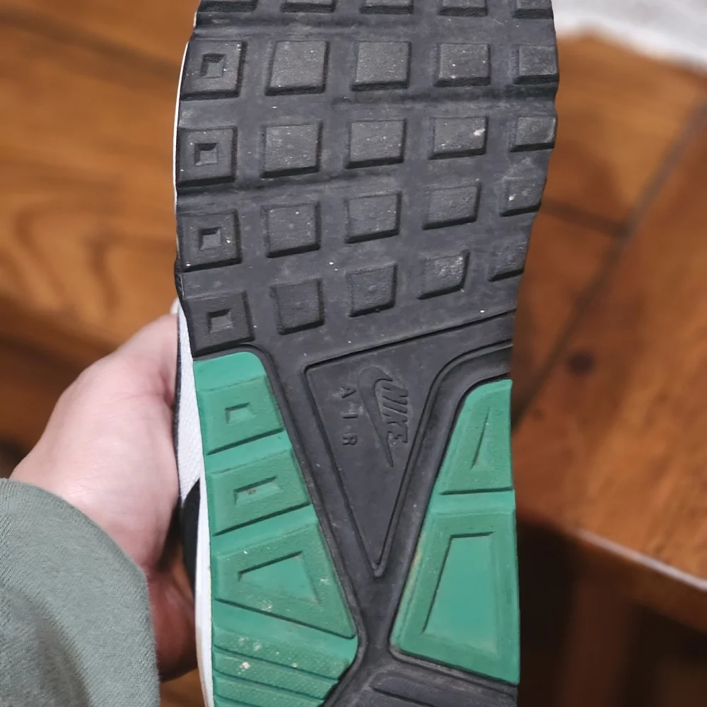 Nike Air Max Women's Size 10 - Picture 3 of 6